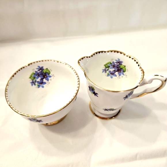 Royal Stafford "Sweet Violets" cream and sugar. - Picture 3 of 13